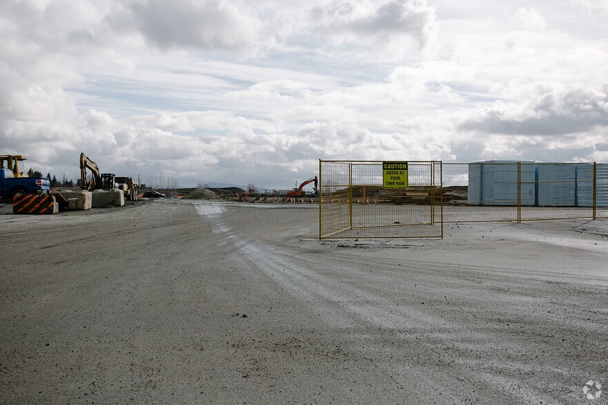 More Photos Of 19055 Airport Way, Pitt Meadows Warehouse For Lease