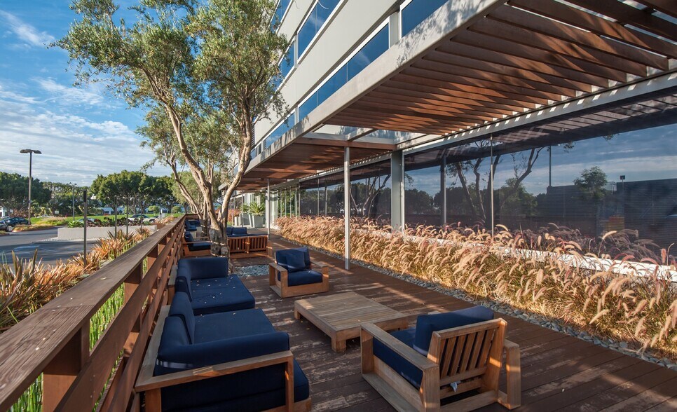 More Photos Of 2101 E El Segundo Blvd, El Segundo Office For Lease