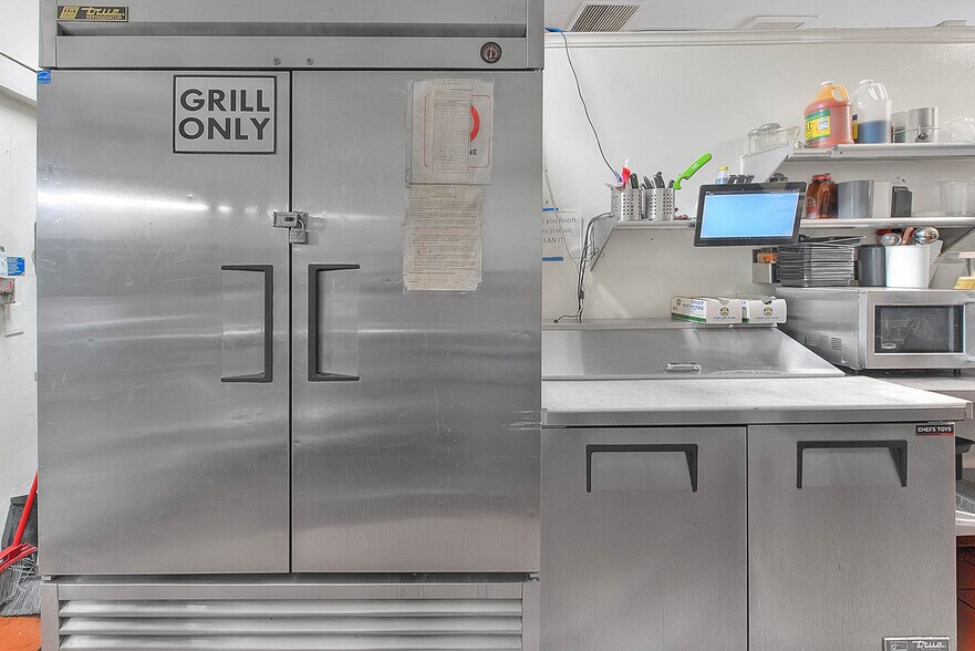 More Photos Of 14901 S Western Ave, Gardena Freestanding For Lease