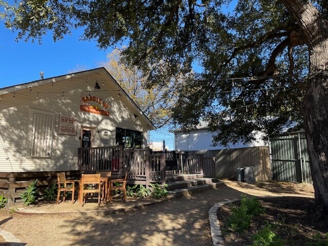 More Photos Of 1309 Rosewood Ave, Austin Restaurant For Lease