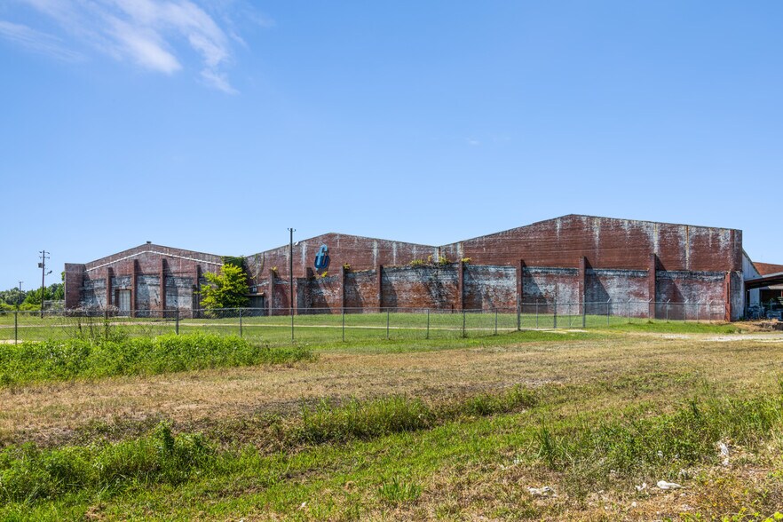 More Photos Of 2391 Levy St, Shreveport Warehouse For Lease