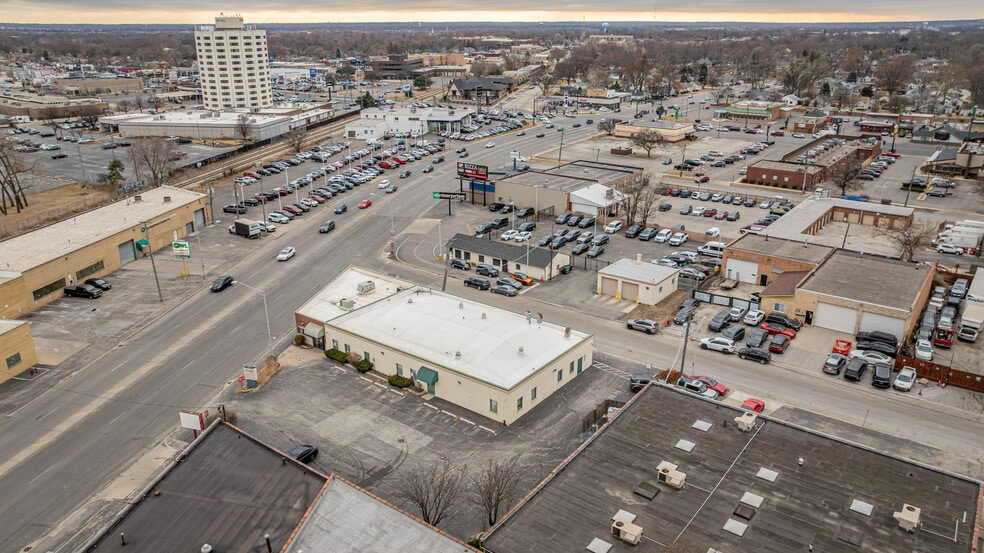 More Photos Of 4650 Southwest Hwy, Oak Lawn Medical For Sale