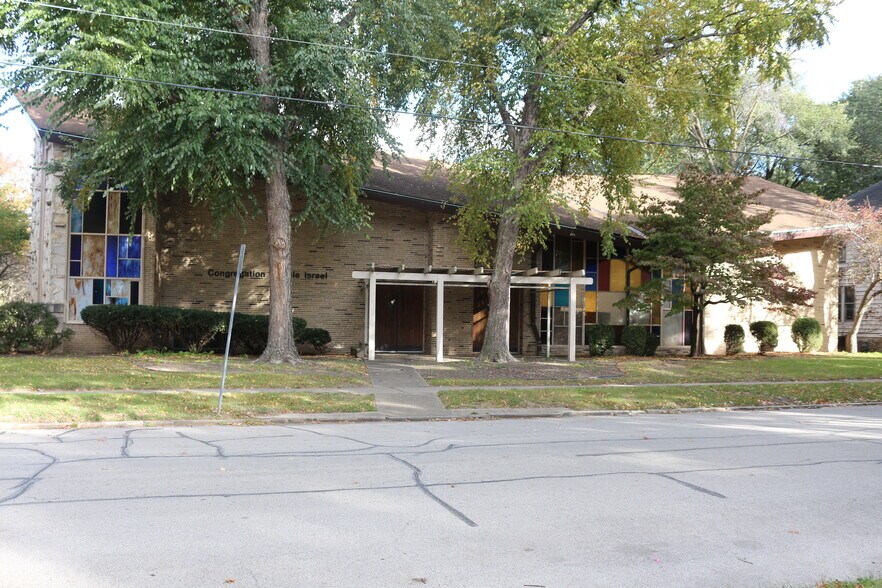 Primary Photo Of 1140 Governor St, Springfield Religious Facility For Sale