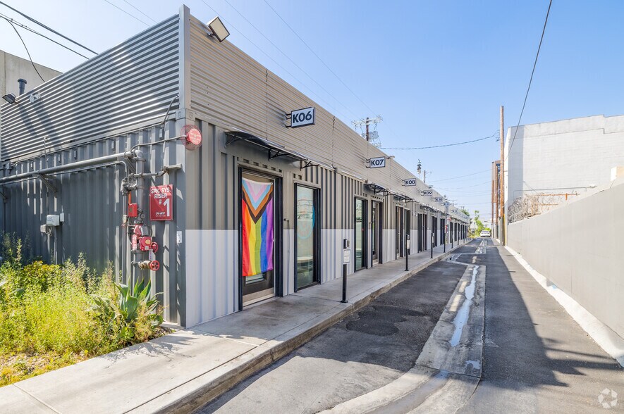 More Photos Of 358 W 38th St, Los Angeles Freestanding For Lease