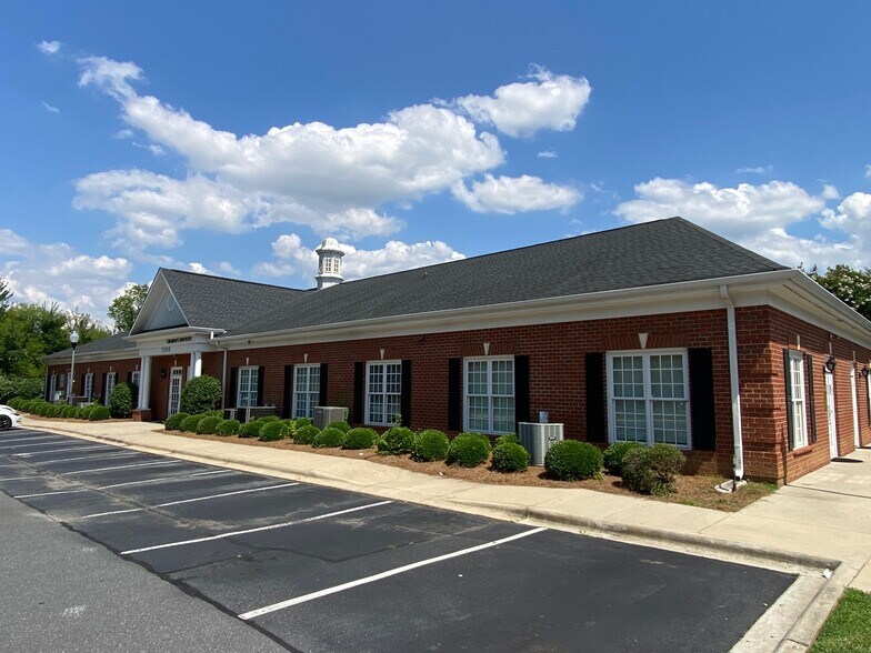 More Photos Of 11010 S Tryon St, Charlotte Medical For Sale