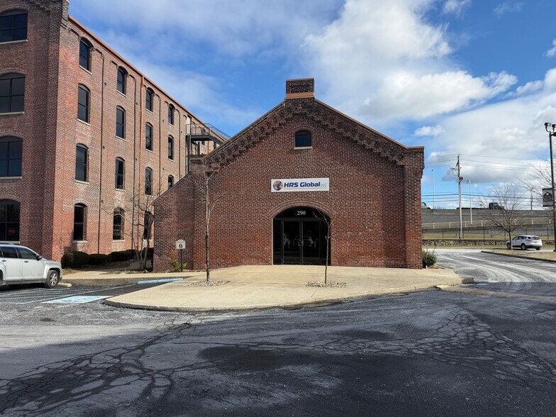 More Photos Of 290 Missouri Ave, Clarksville Office For Lease