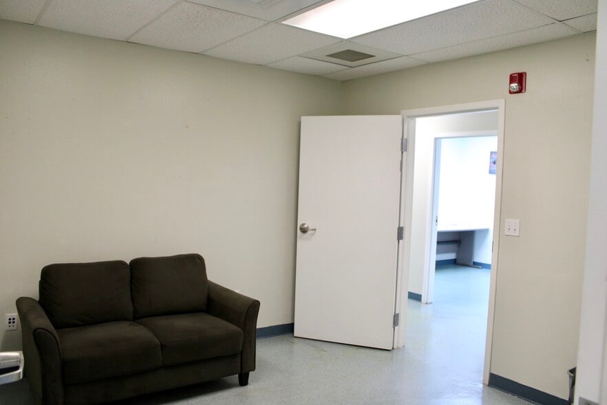 More Photos Of 135 Carmen Ln, Santa Maria Rehabilitation Center For Lease