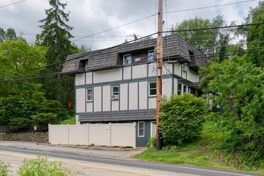 More Photos Of 2807 Middle Rd, Allison Park Apartments For Sale