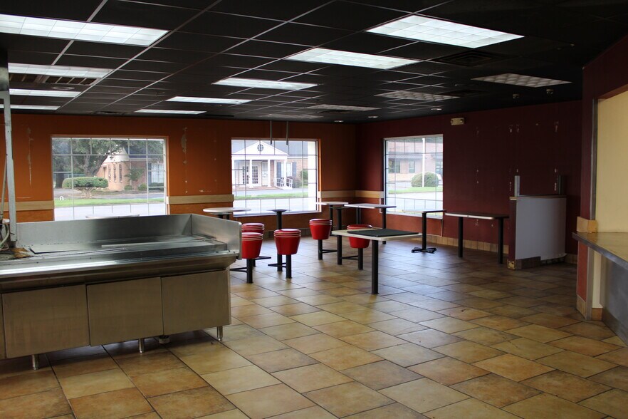 More Photos Of 2707 W 28th Ave, Pine Bluff Fast Food For Lease