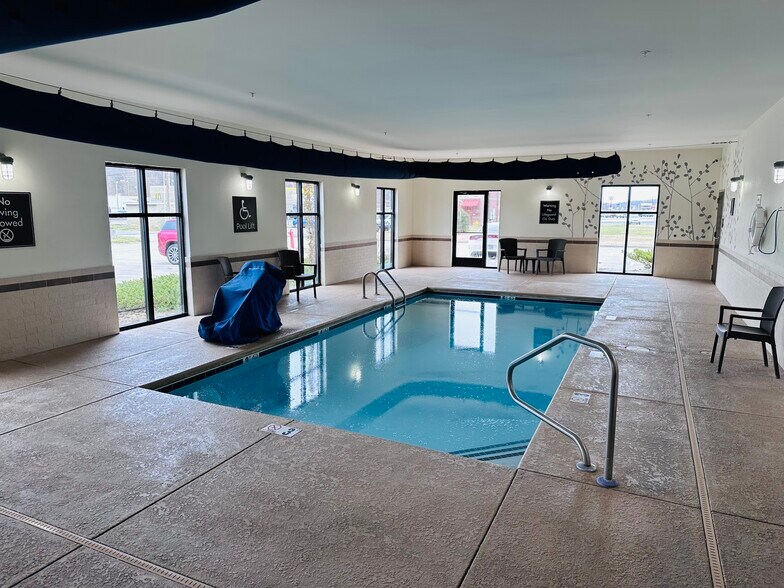 More Photos Of 4450 Rhea County Hwy, Dayton Hotel For Sale