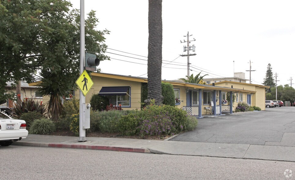Primary Photo Of 600 Frederick St, Santa Cruz Medical For Sale