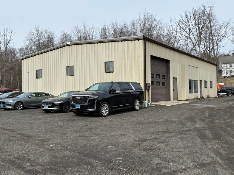 More Photos Of 175 North St, Goshen Office For Lease