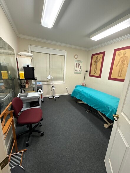 More Photos Of 5640 Six Forks Rd, Raleigh Office For Sale