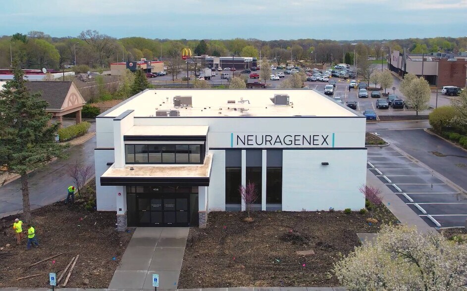 More Photos Of 456 Nelson Rd, New Lenox Freestanding For Lease