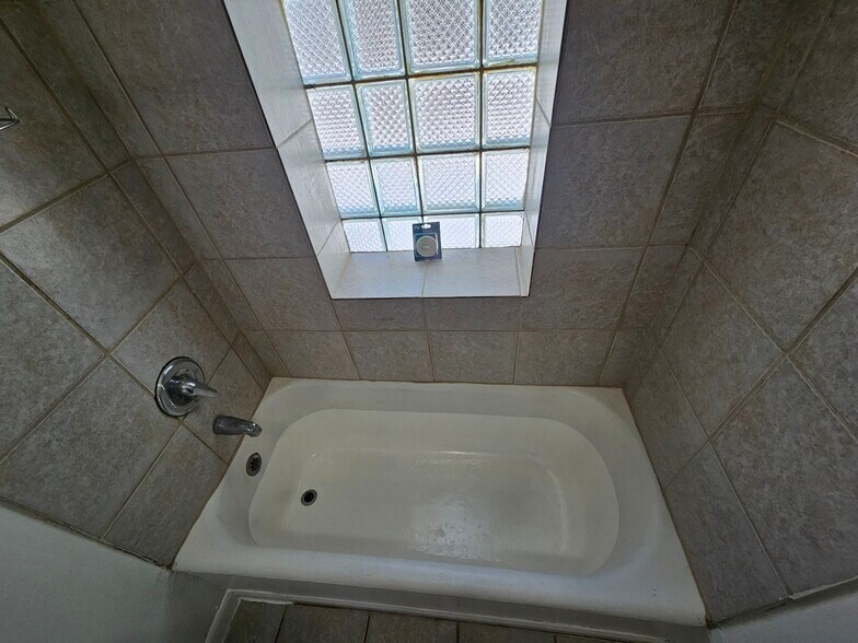 More Photos Of 1135-1141 N Lamon Ave, Chicago Apartments For Sale
