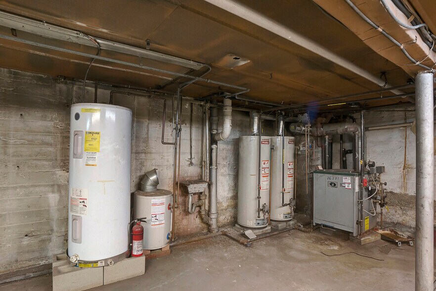 More Photos Of 28-14 41st Ave, Long Island City Office Residential For Lease