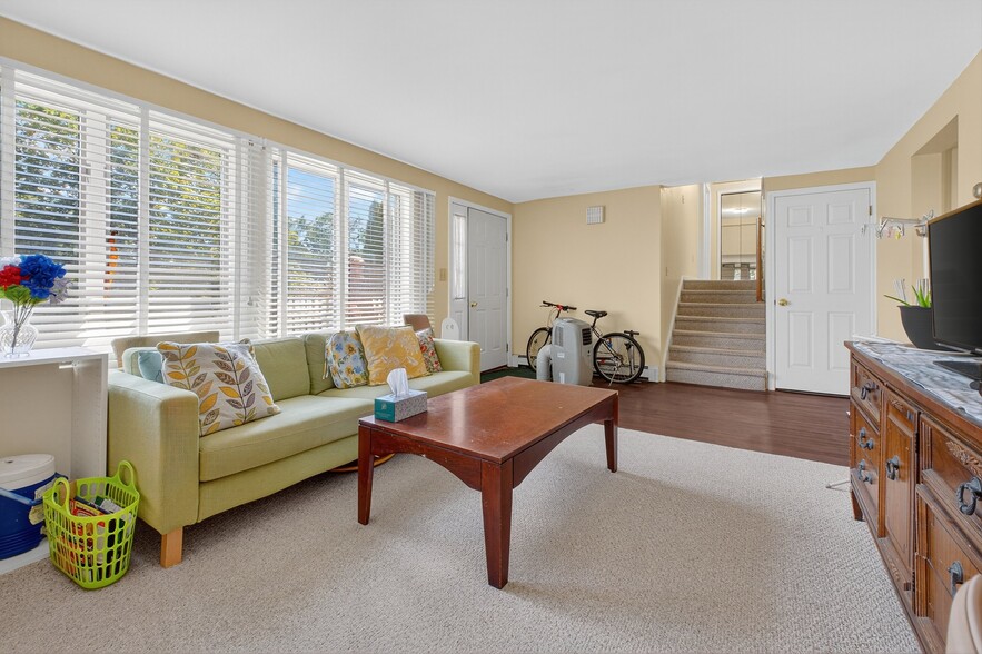 More Photos Of 2 Renee Gate St, Cortlandt Manor Office For Sale