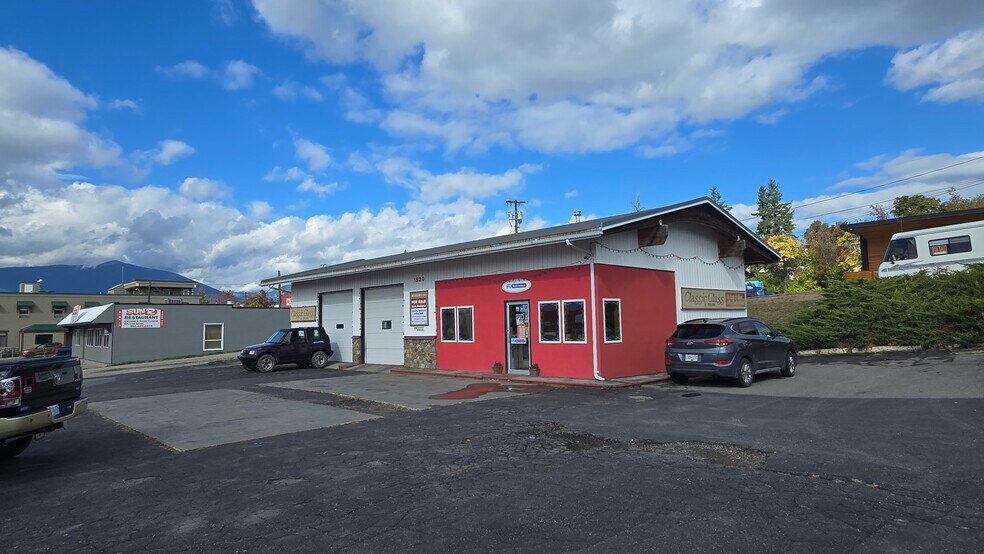 More Photos Of 1520 Canyon St, Creston Auto Repair For Sale