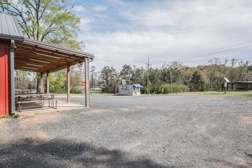 More Photos Of 147 US-80 Hwy, Calhoun General Retail For Sale