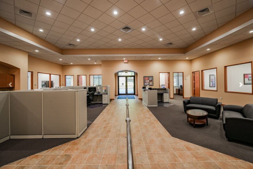 More Photos Of 717 E Venice Ave, Venice Bank For Sale