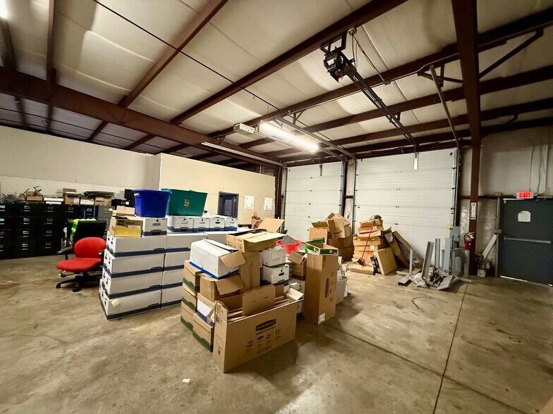More Photos Of 965 Repp Dr, Columbus Warehouse For Lease