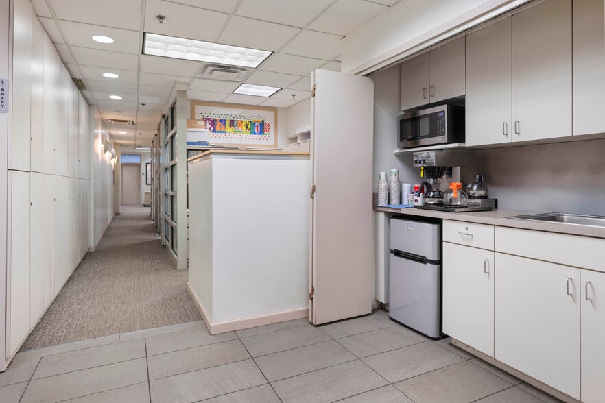 More Photos Of 160 W 86th St, New York Apartments For Sale