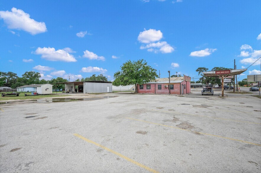 More Photos Of 1421 2nd St, Pleasanton Auto Repair For Sale