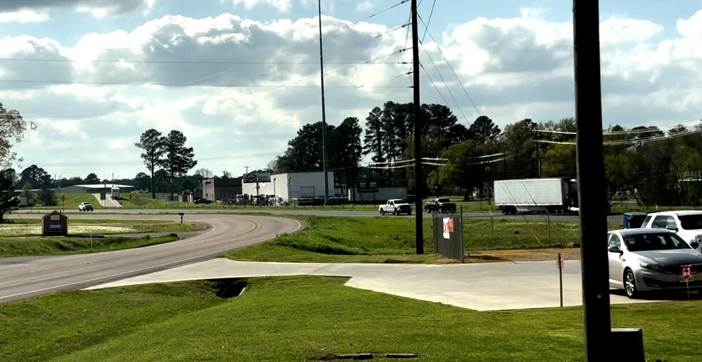 More Photos Of 3016 Estesville rd, Longview General Retail For Sale