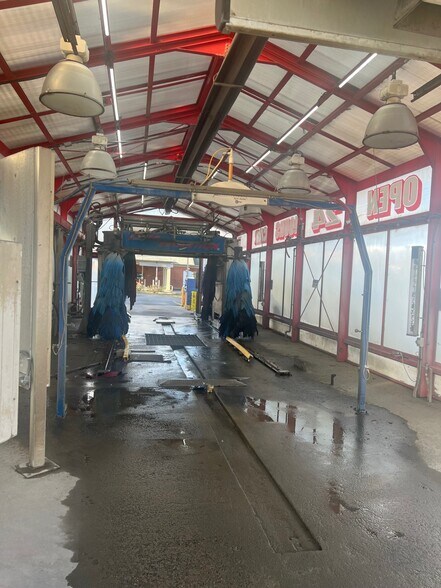 More Photos Of 115 South St, Front Royal Carwash For Sale