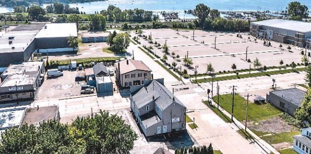 More Photos Of 1027 S Main St, Oshkosh Restaurant For Sale