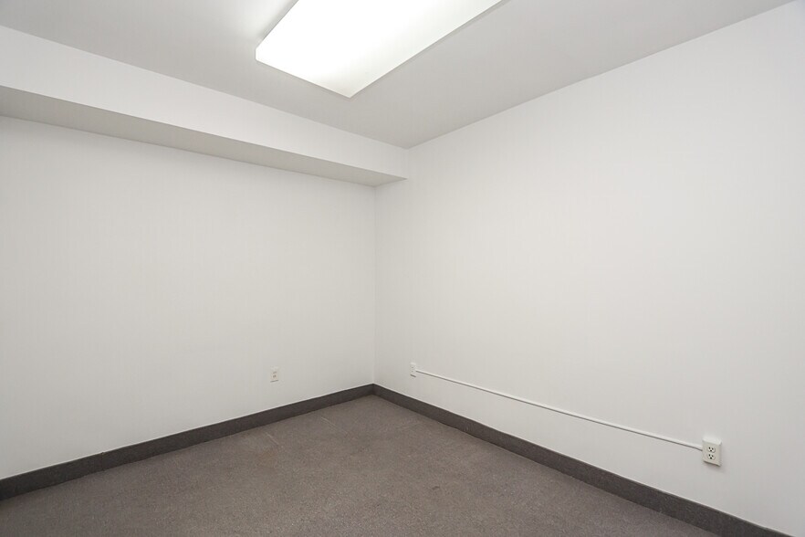 More Photos Of 520 Franklin Ave, Garden City Medical For Sale