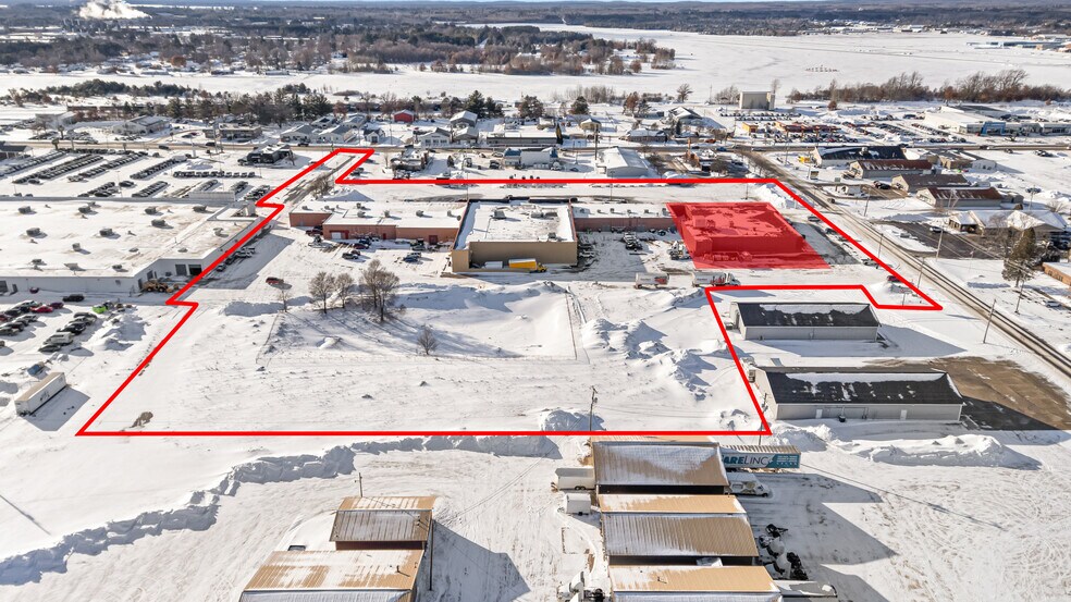 More Photos Of 1550 N Mitchell St, Cadillac General Retail For Lease