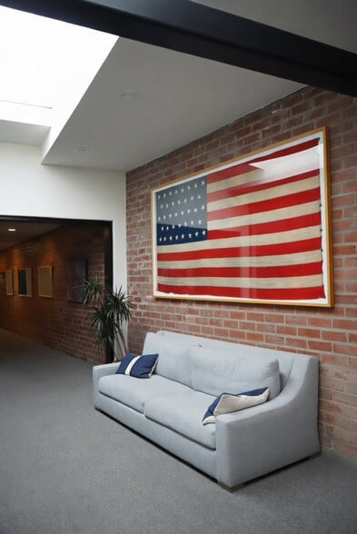 More Photos Of 446-448 S Canon Dr, Beverly Hills Office For Sale