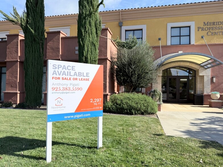 More Photos Of 100 Cortona Way, Brentwood Medical For Sale