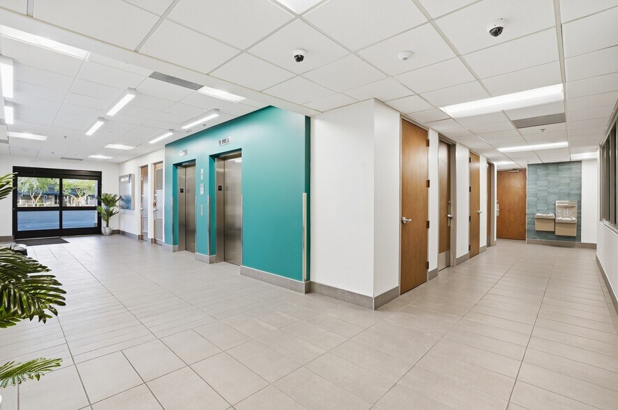 More Photos Of 9225 N 3rd St, Phoenix Medical For Lease