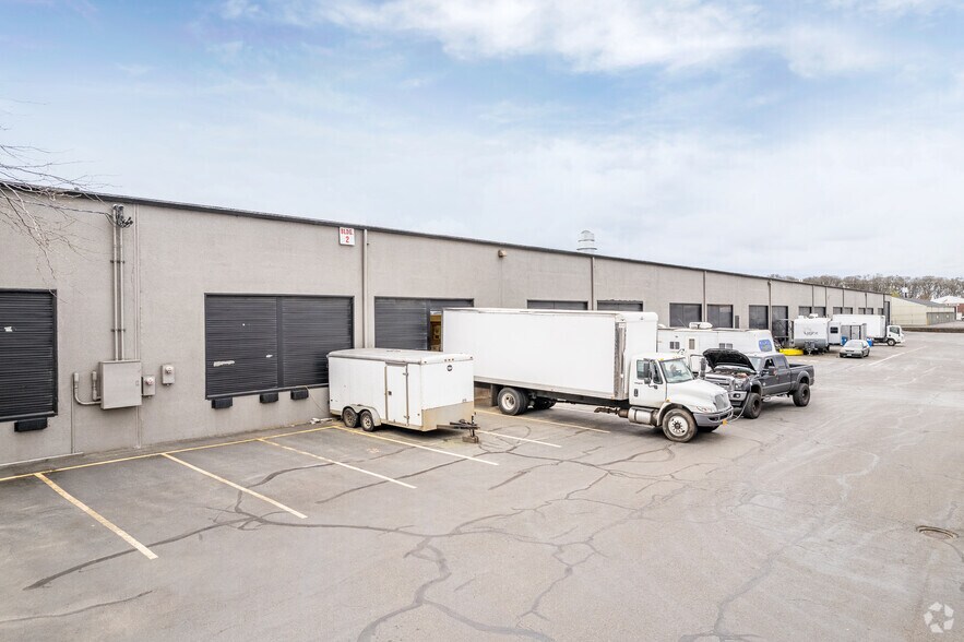 More Photos Of 1468 McDonald St NE, Salem Warehouse For Lease