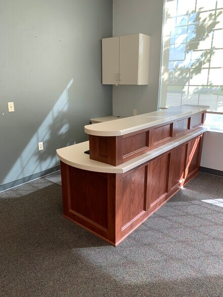 More Photos Of 323 E Highland Dr, Oconto Falls General Retail For Lease