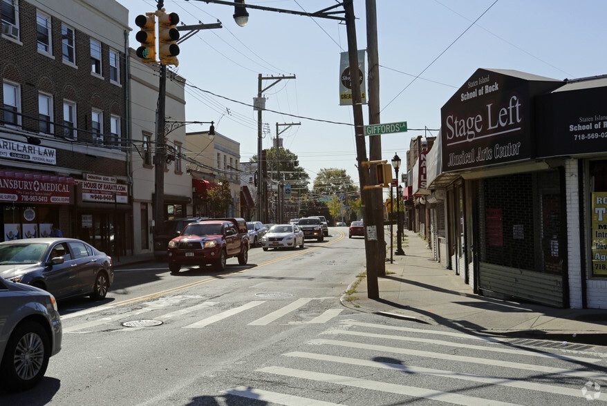 More Photos Of 3911 Amboy Rd, Staten Island Storefront For Lease