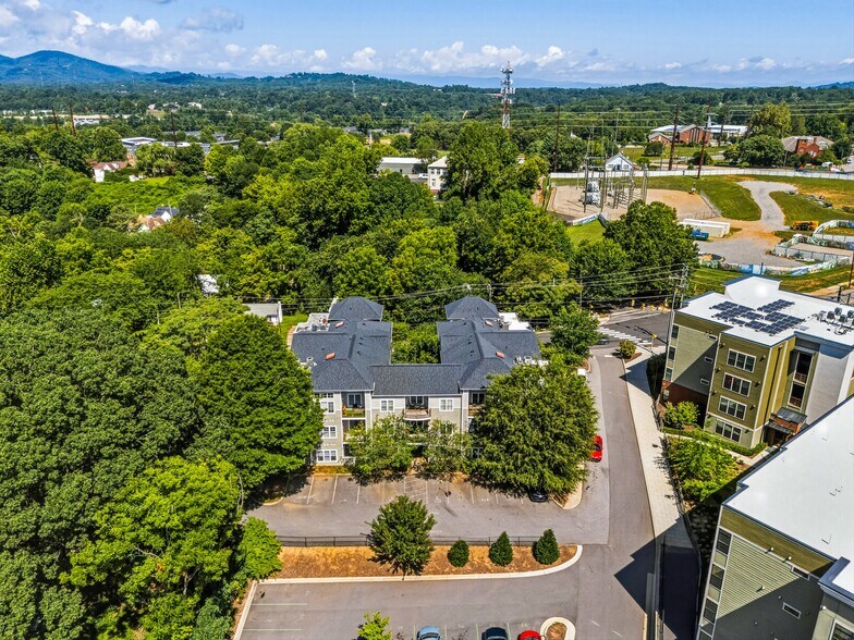 More Photos Of 64 Clingman Ave, Asheville Office For Sale