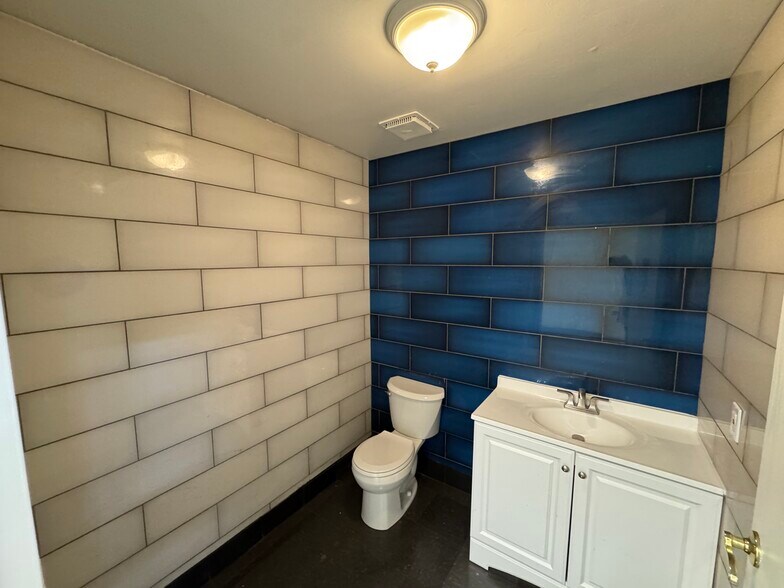 More Photos Of 2485 Autumnvale Dr, San Jose Warehouse For Sale