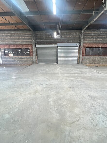 More Photos Of 625 Wortman Ave, Brooklyn Distribution For Lease