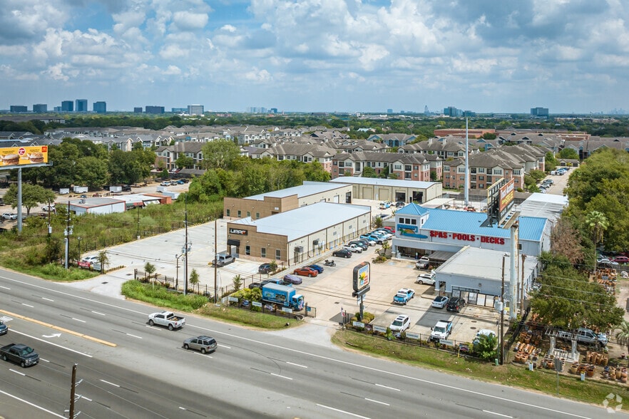 More Photos Of 1631 Highway 6 S, Houston Warehouse For Lease
