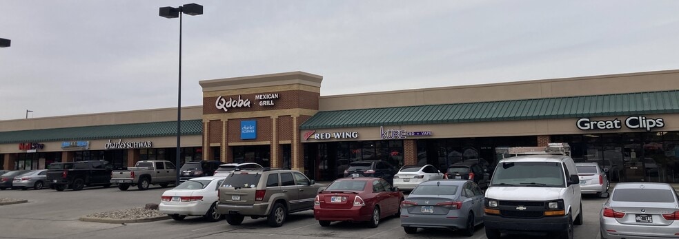 More Photos Of 1305 Veterans Pky, Clarksville Storefront For Lease