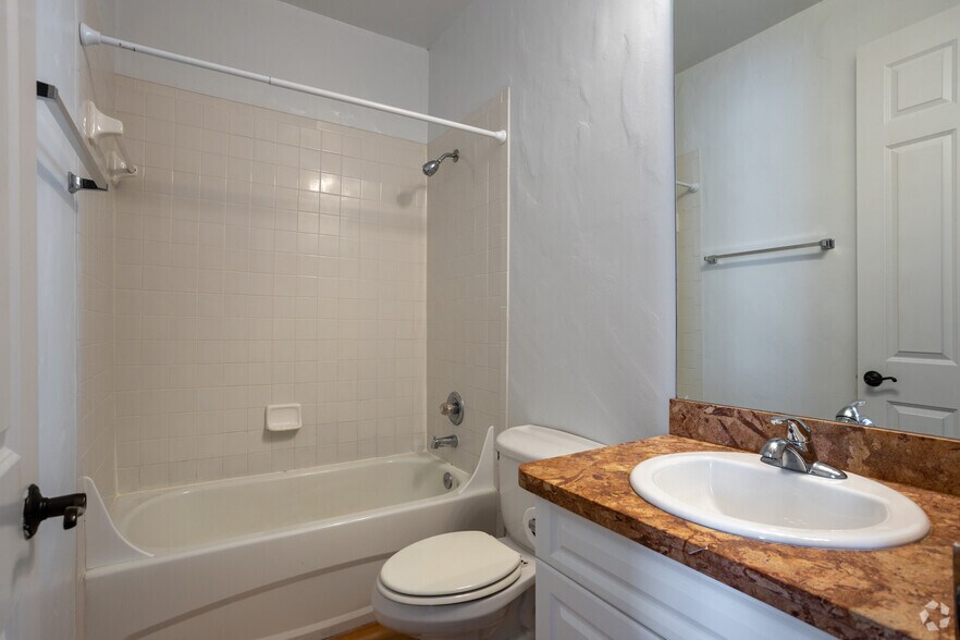 More Photos Of 433 W New England Ave, Winter Park Apartments For Lease
