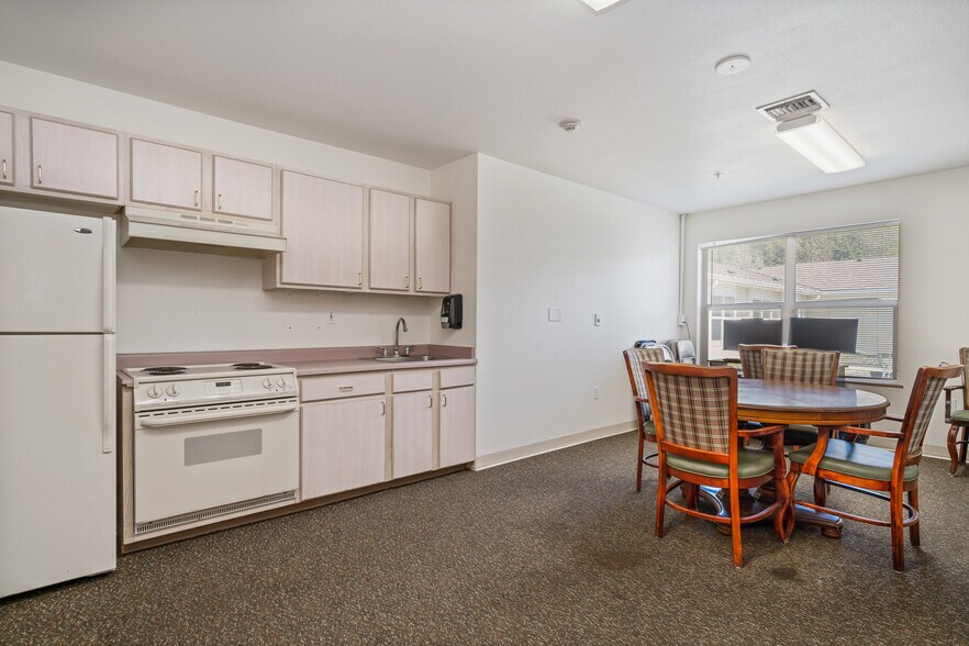 More Photos Of 35385 Tohl Ave, Nehalem Assisted Living For Sale