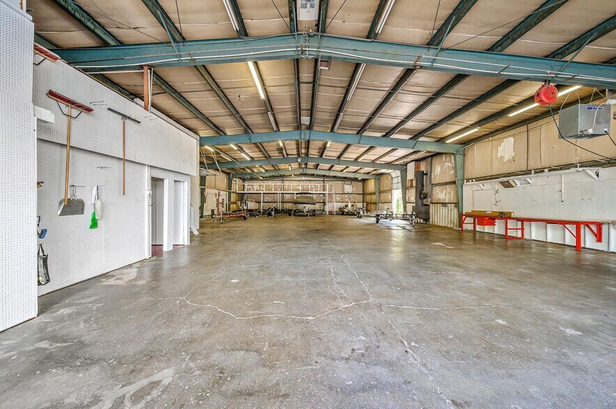 More Photos Of 26 Kimberling Blvd, Kimberling City Manufacturing For Sale