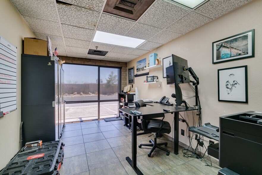 More Photos Of 3850 Pioneer Ave, Las Vegas Showroom For Sale