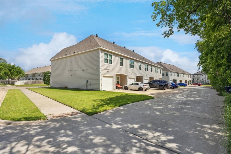 More Photos Of 101 Springtree St, Denton Apartments For Sale