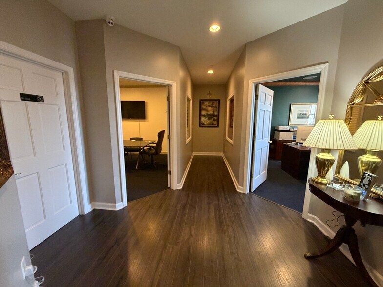 More Photos Of 9 W Broad St, Newnan Medical For Lease