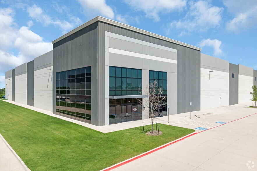 More Photos Of 4521 N US Highway 67, Midlothian Unknown For Lease